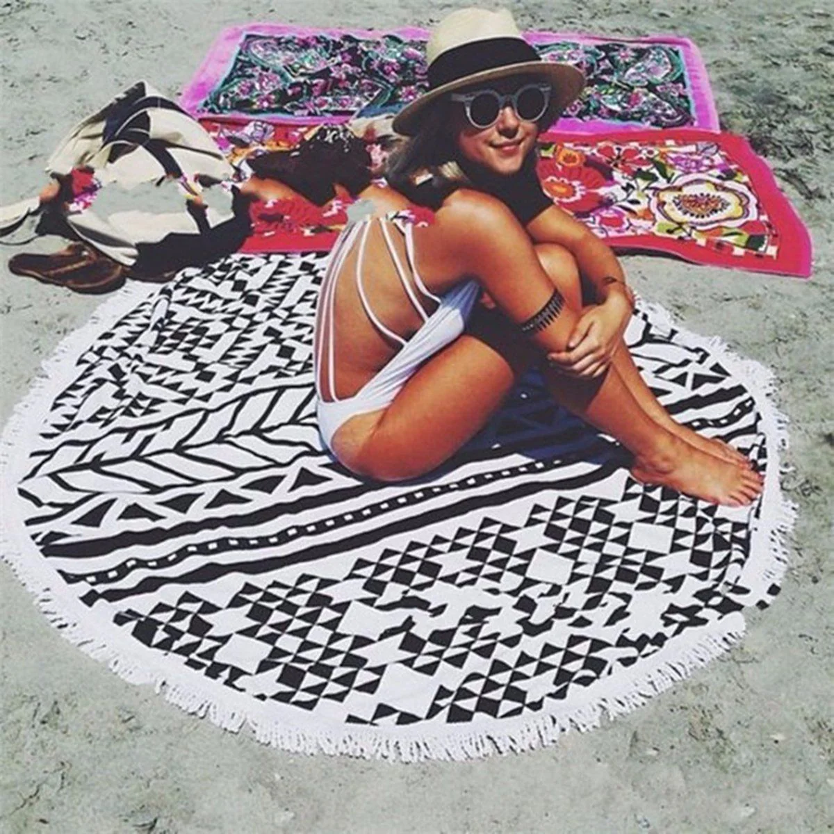 Mandala Beach Towel - Image 9